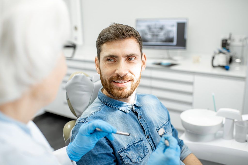 etapy implantacji, wszczepianie implantu zęba Kielce
